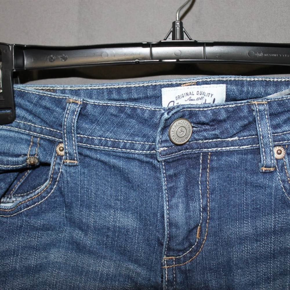 AEROPOSTALE LOW RISE BOOTCUT BLUE DISTRESSED JEANS